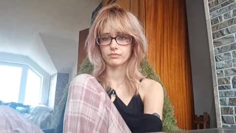 Molly online show from 04.08.26