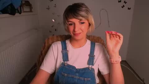Snapshot of mishelle_blondie chatting on 05.01.26 Mishelle online show from 05.01.26