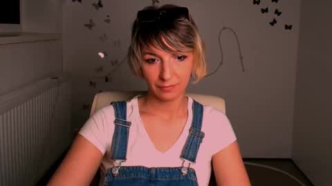 Snapshot of mishelle_blondie chatting on 05.05.26 Mishelle online show from 05.05.26