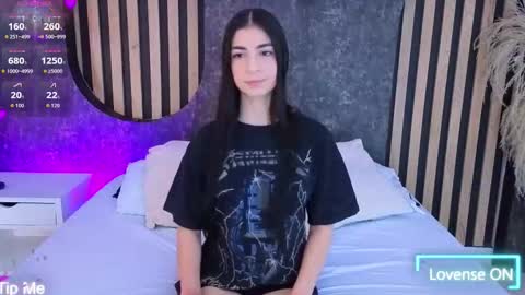 Snapshot of miss10_antonella chatting on 11.07.25 Antonella online show from 11.07.25