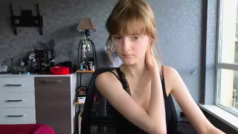 Snapshot of miss___alisa chatting on 06.15.26 Alisa NONNUDE online show from 06.15.26