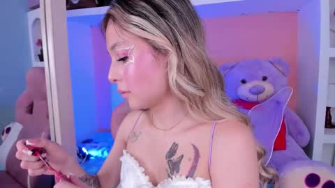 Lunna online show from 10.31.25