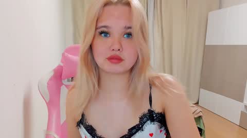 miss__selena online show from 12.18.24