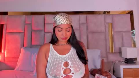 Snapshot of miss_abigail_ chatting on 11.05.25 Miss Abigail online show from 11.05.25