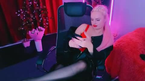 Snapshot of miss_alice_silver chatting on 04.29.26 miss_alice_silver online show from 04.29.26