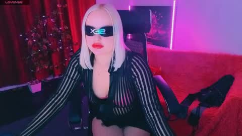 Snapshot of miss_alice_silver chatting on 05.24.26 miss_alice_silver online show from 05.24.26