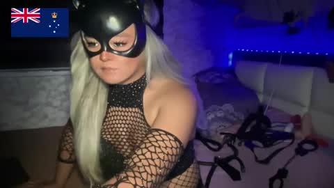 Call me  Miss Antonette  online show from 05.18.26