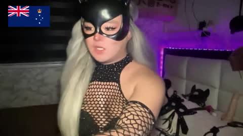 Call me  Miss Antonette  online show from 05.19.26