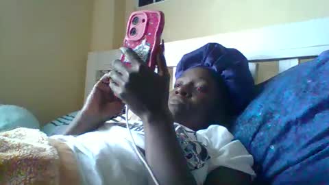 Snapshot of miss_atitude chatting on 10.04.25 miss_atitude online show from 10.04.25