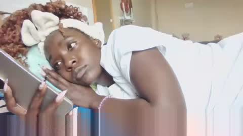 Snapshot of miss_atitude chatting on 11.06.25 miss_atitude online show from 11.06.25