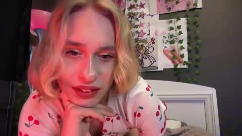Snapshot of miss_barbie1 chatting on 06.09.26 Anya online show from 06.09.26