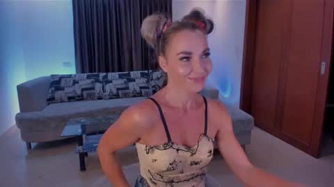 Snapshot of miss_bikini chatting on 09.12.25 miss_bikini online show from 09.12.25
