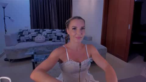 Snapshot of miss_bikini chatting on 09.17.25 miss_bikini online show from 09.17.25
