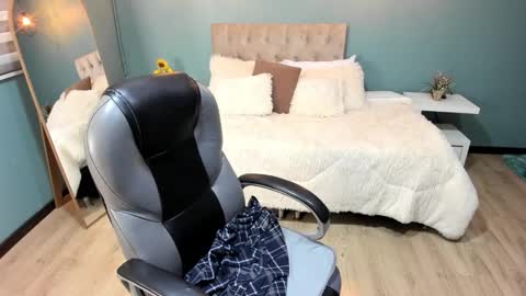 Snapshot of miss_cataleya__ chatting on 10.24.25 Cataleya online show from 10.24.25