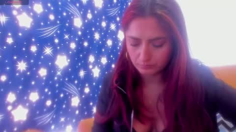 Victoria Cruz online show from 01.23.25