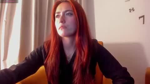 Victoria Cruz online show from 03.10.25