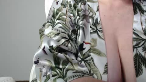 Snapshot of miss_daniels chatting on 10.15.25 liza online show from 10.15.25