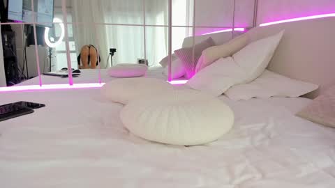 Snapshot of miss_diamond__ chatting on 10.11.25 miss_diamond__ online show from 10.11.25