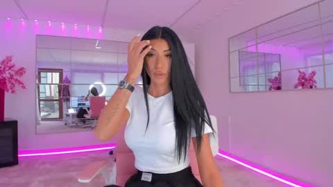 miss_diamond__ online show from 04.01.26