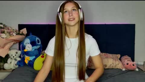 Snapshot of miss_emily_miller chatting on 10.17.25 Emily online show from 10.17.25