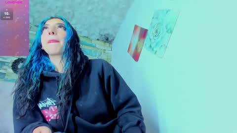 Snapshot of miss_evans_ chatting on 10.06.25 miss_evans_ online show from 10.06.25