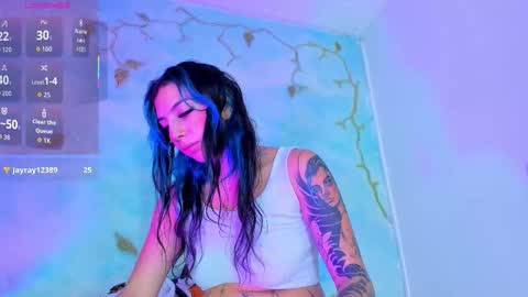 Snapshot of miss_evans_ chatting on 10.10.25 miss_evans_ online show from 10.10.25