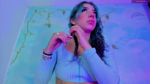 Snapshot of miss_evans_ chatting on 10.31.25 miss_evans_ online show from 10.31.25