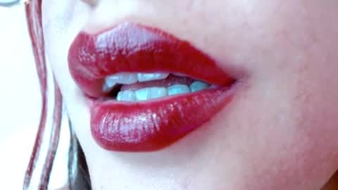 Miss Evoleth online show from 01.25.25