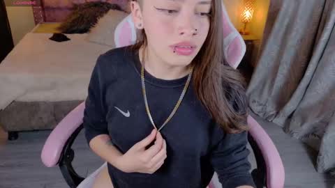 miss_foxxy_ online show from 09.25.25