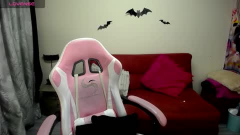 miss_foxxy_ online show from 10.28.25