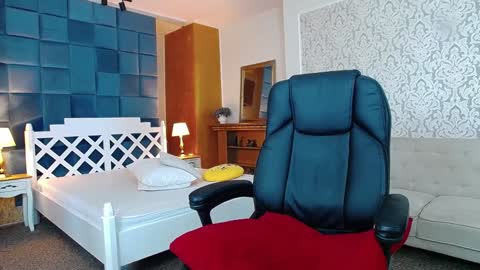 Miss Kora online show from 02.01.25