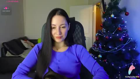 Snapshot of miss_leee chatting on 12.11.24 Laura online show from 12.11.24