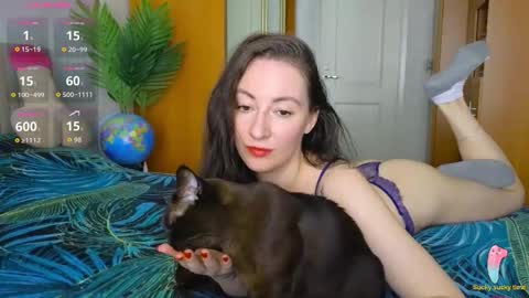 Snapshot of miss_leee chatting on 09.15.25 Laura online show from 09.15.25