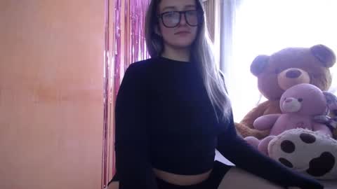 lilieth  online show from 02.06.25