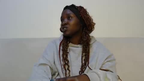 Snapshot of miss_lofti chatting on 11.03.25 Lofti online show from 11.03.25