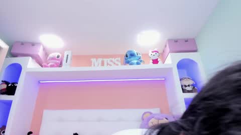 Snapshot of miss_maru chatting on 12.18.24 Maru online show from 12.18.24