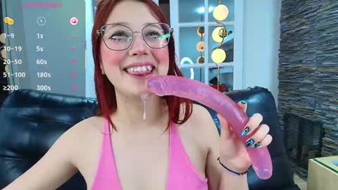 Snapshot of miss_maru chatting on 09.27.25 Maru online show from 09.27.25