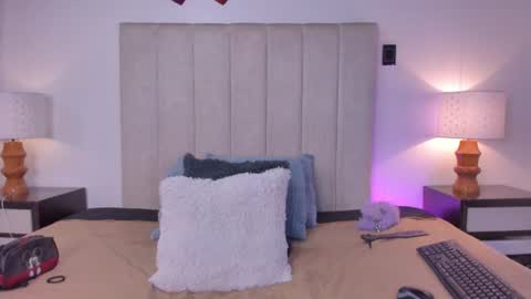 miss_milf_ online show from 07.08.26