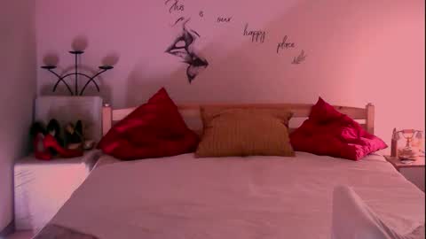 Snapshot of miss_mimys chatting on 10.16.25 Nicol online show from 10.16.25