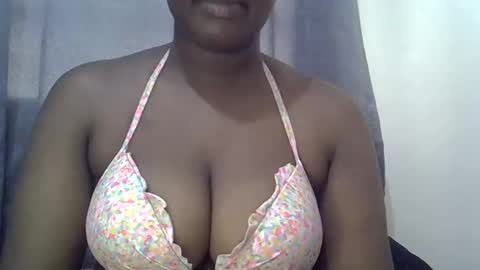 Snapshot of miss_sexy0012 chatting on 05.21.26 Nia online show from 05.21.26