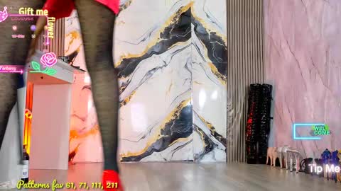 Snapshot of miss_shannell chatting on 10.10.25 Shannell online show from 10.10.25