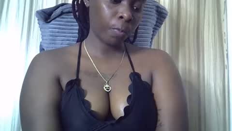 Snapshot of miss_sinphoria chatting on 10.17.25 Miss online show from 10.17.25