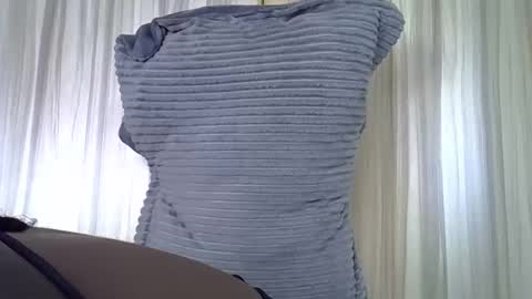 Snapshot of miss_sinphoria chatting on 11.04.25 Miss online show from 11.04.25