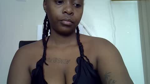 Snapshot of miss_sinphoria chatting on 11.08.25 Miss online show from 11.08.25