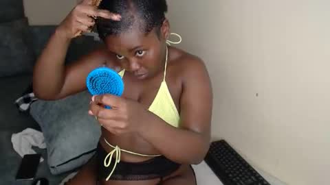 Snapshot of miss_staceyy chatting on 09.26.25 Stacey online show from 09.26.25