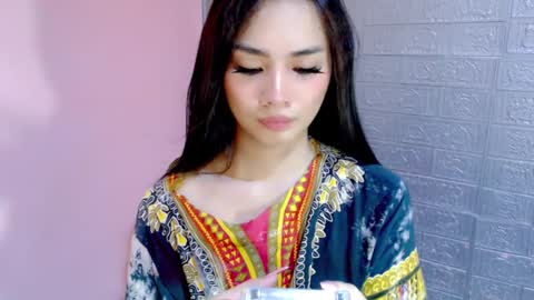 Snapshot of miss_sweety_17 chatting on 01.10.25 Jean Marie online show from 01.10.25