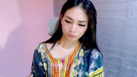 Snapshot of miss_sweety_17 chatting on 01.12.25 Jean Marie online show from 01.12.25