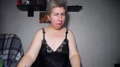 Snapshot of miss_tasha_kom chatting on 10.10.25 miss_tasha_kom online show from 10.10.25