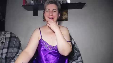 Snapshot of miss_tasha_kom chatting on 10.17.25 miss_tasha_kom online show from 10.17.25