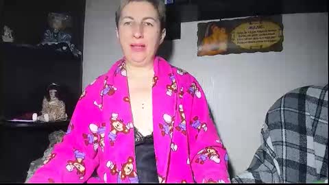 Snapshot of miss_tasha_kom chatting on 10.19.25 miss_tasha_kom online show from 10.19.25